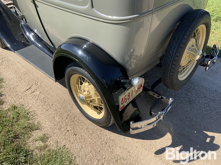 1931-ford-model-a-car-image-17