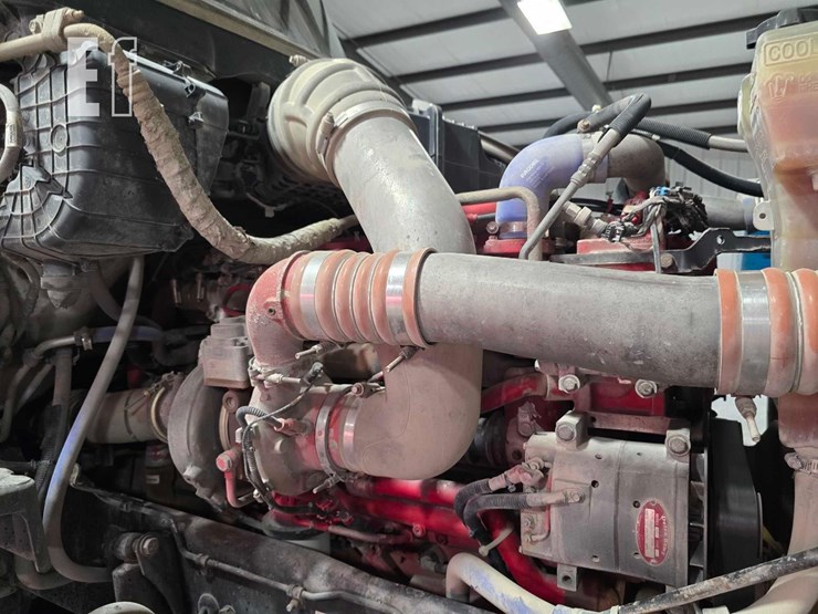 2019-kenworth-t680-image-30