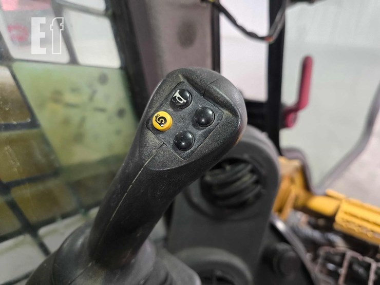 2022-caterpillar-289d3-image-16