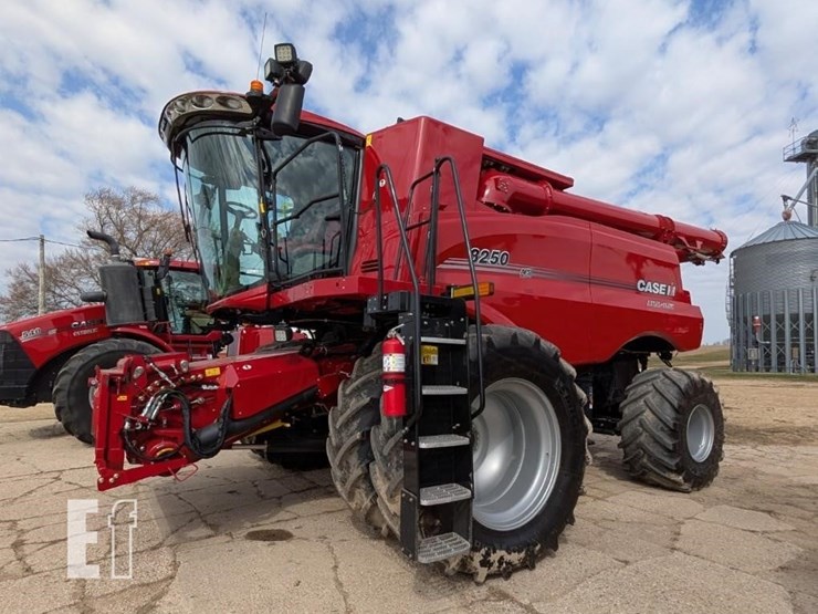 case-ih-8250-image-1