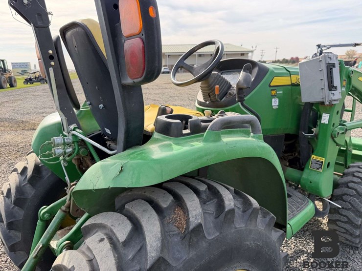 2014-john-deere-3039r-tractor-w/h165-loader-image-31