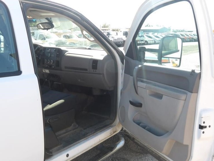 2012-gmc-sierra-2500-image-13