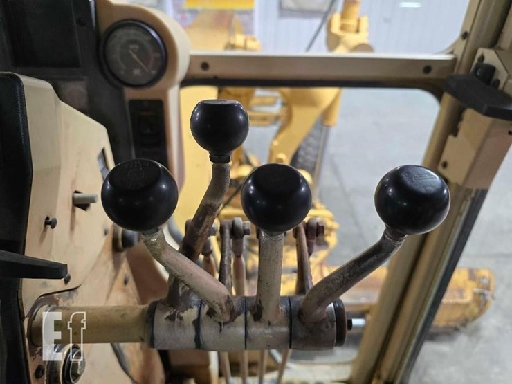 1996-caterpillar-140h-image-18