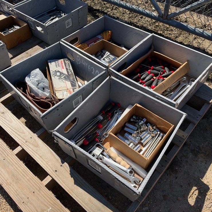 #41620 • SOCKETS, WRENCHES, AND SCREWDRIVERS