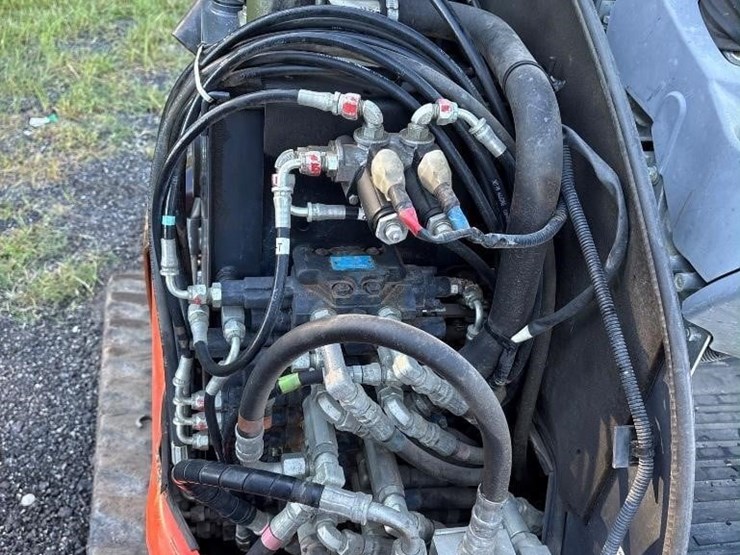 2019-kubota-u35-4-image-34