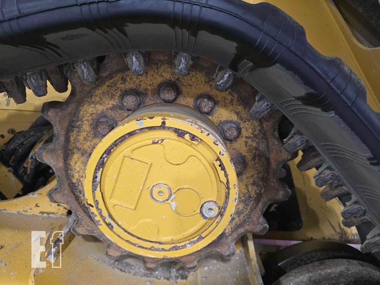 2021-caterpillar-289d3-image-29