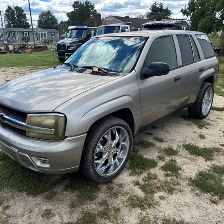 2003 CHEVROLET TRAILBLAZER LS SUV