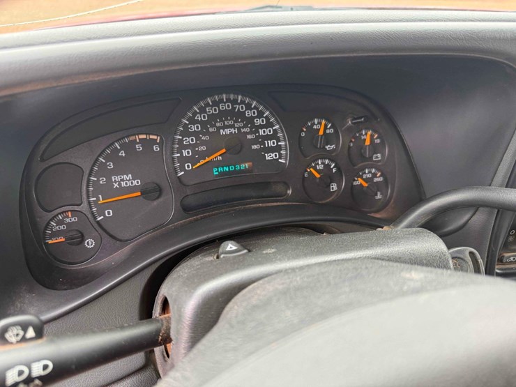 2004-cherolet-3500-service-pickup-image-29