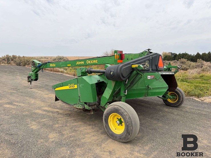 john-deere-moco-946-pull-type-swather-image-4