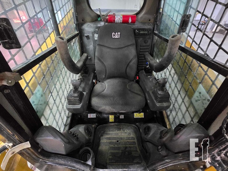2022-caterpillar-289d3-image-14