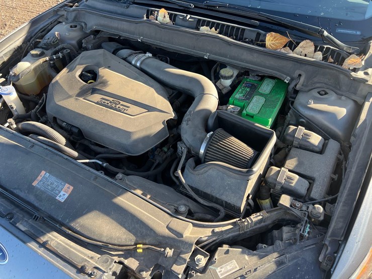 2013-ford-fusion-se-sedan-image-14