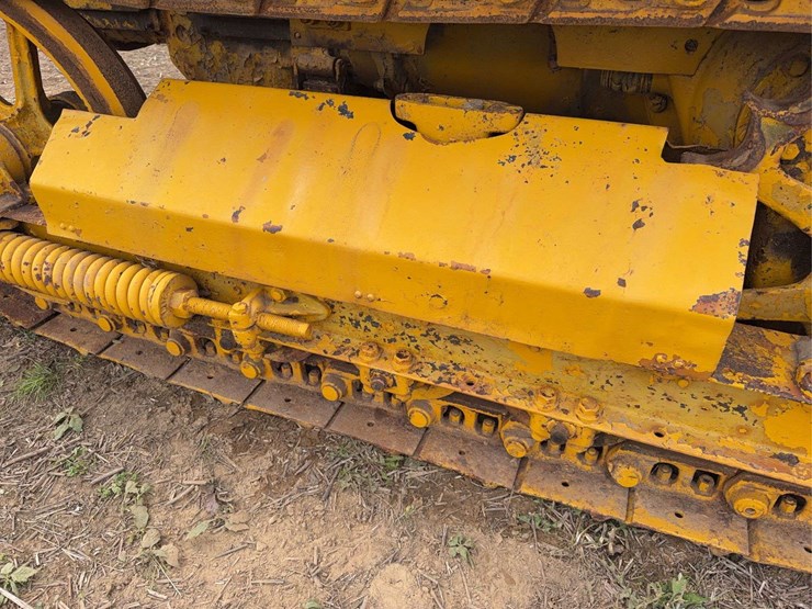 caterpillar-twenty-eight-image-39