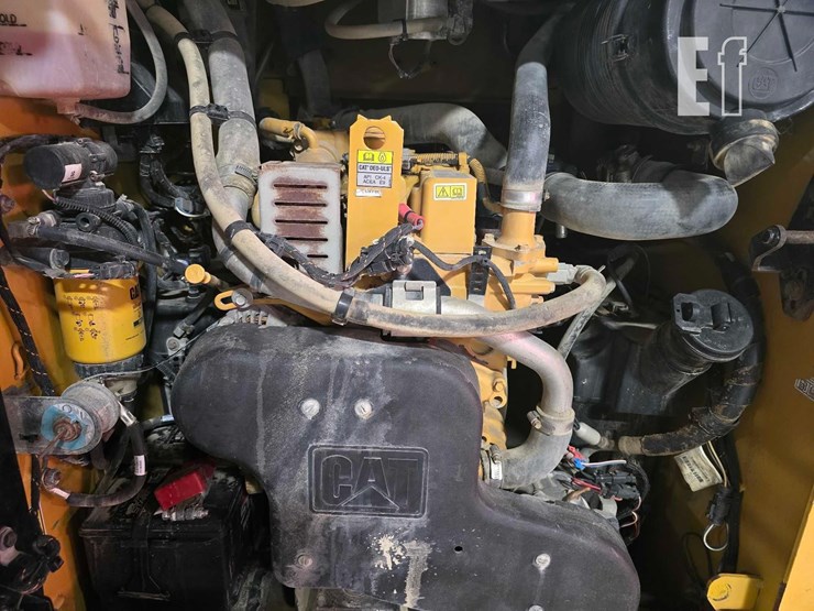 2022-caterpillar-289d3-image-23