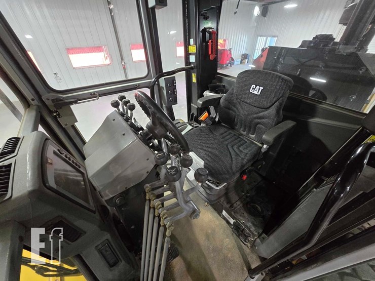 2022-caterpillar-140-image-13