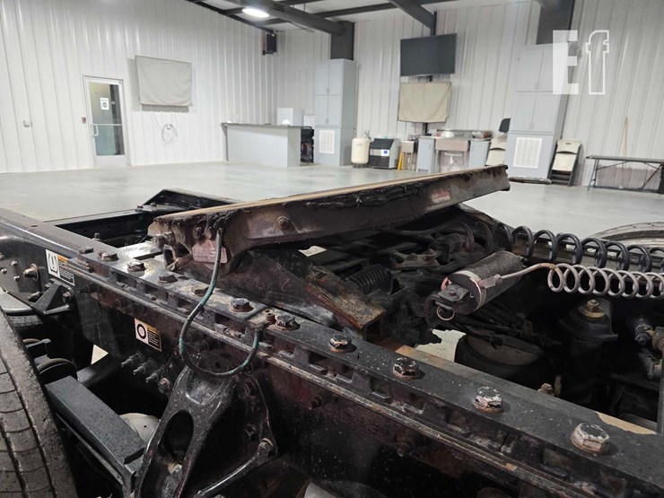 2020-kenworth-t680-image-20