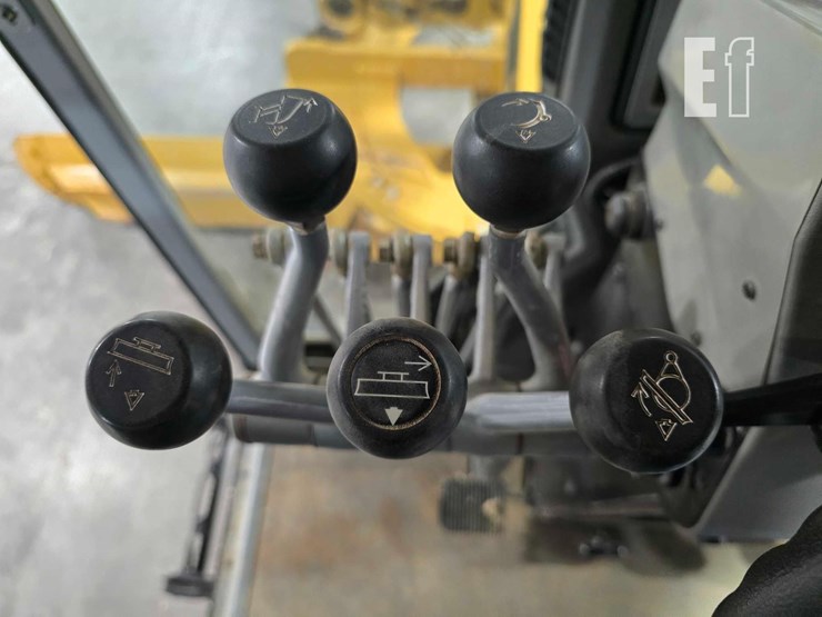 2022-caterpillar-140-image-20