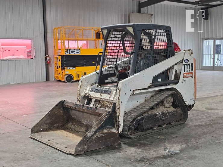 2013-bobcat-t110-image-1