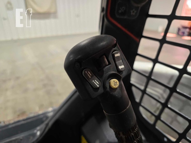 2021-bobcat-t64-image-16