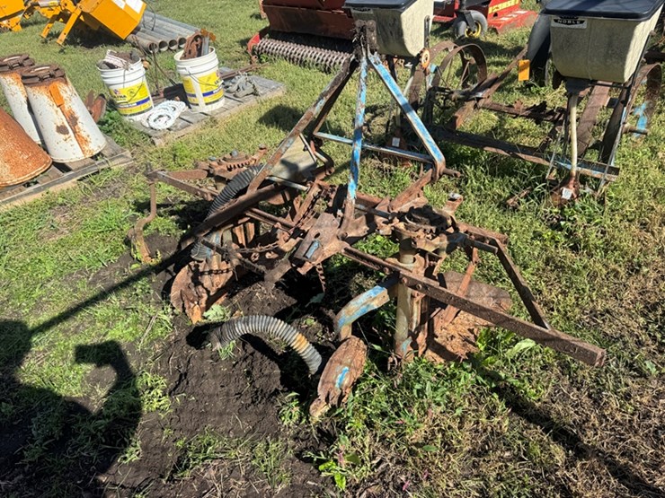 ford-planter-parts-image-3