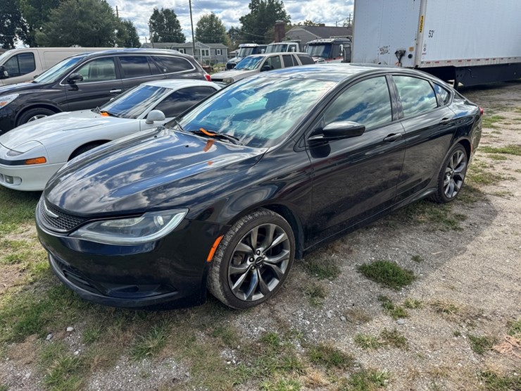 2015-chrysler-200s-sedan-2.4l-4-cylinder---automatic-transmission-273,635-miles-showing-image-1