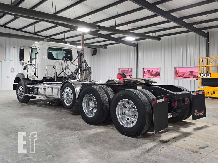 2020-mack-granite-64bt-image-4