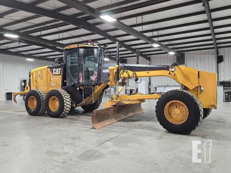2011-caterpillar-140m2-image-3