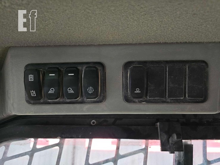 2021-caterpillar-289d3-image-19