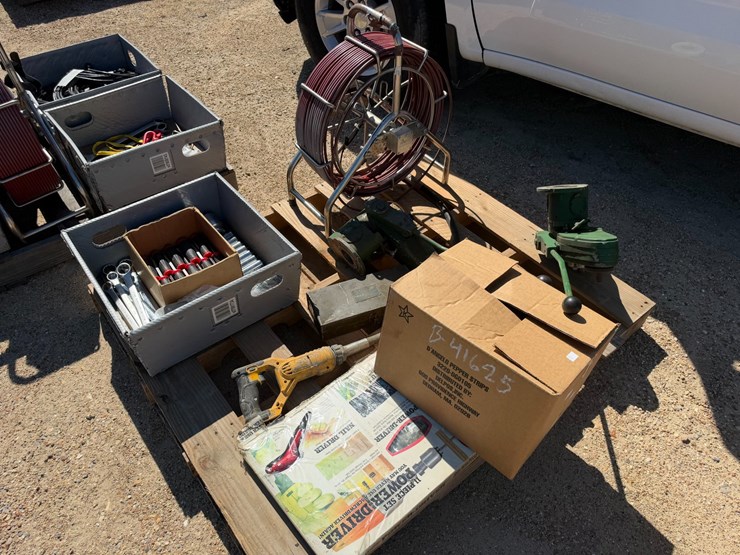 #41625-•-miscellaneous-tool-and-parts-image-1
