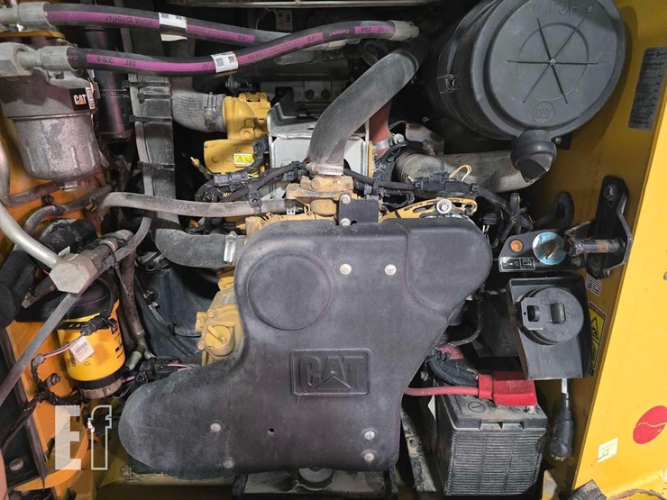 2022-caterpillar-299d3-image-25