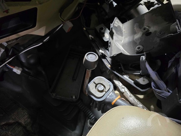 2010-ford-f550-image-14