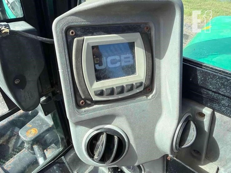 2019-jcb-85z-1-image-42