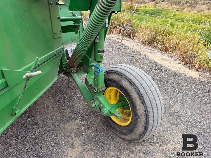john-deere-moco-946-pull-type-swather-image-35