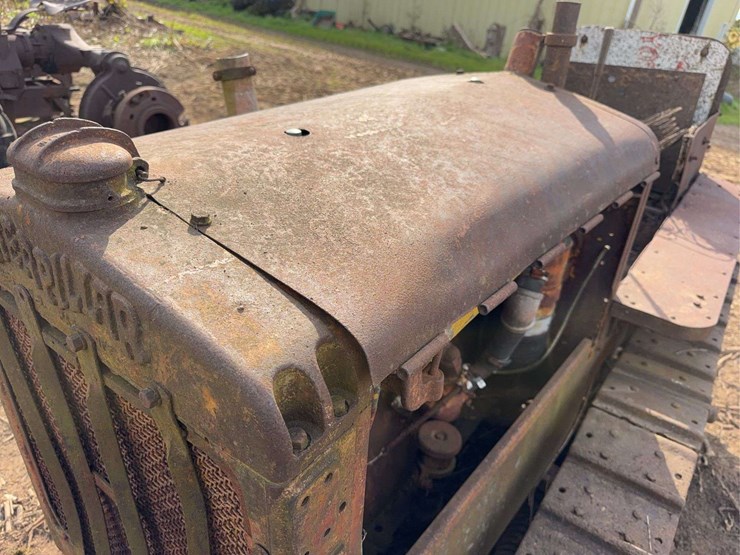 caterpillar-ten-image-12