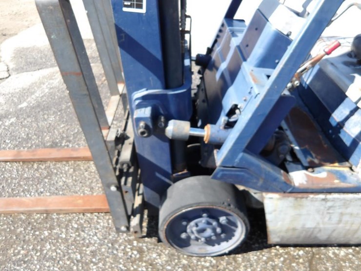 komatsu-fg25st-11-forklift-image-8