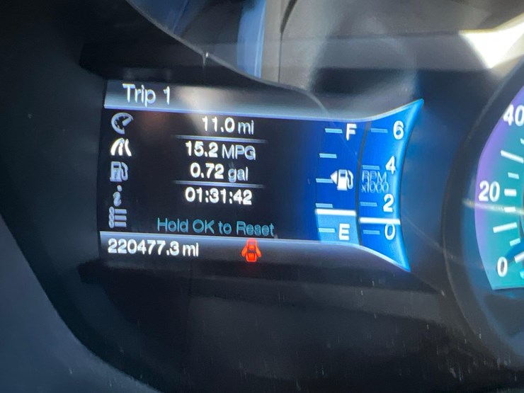2013-ford-fusion-se-sedan-image-13