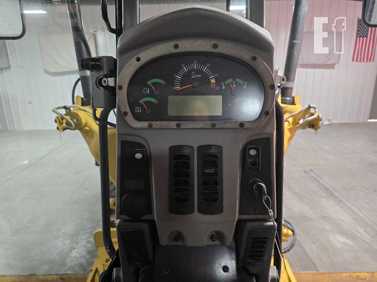 2009-caterpillar-120m-image-17