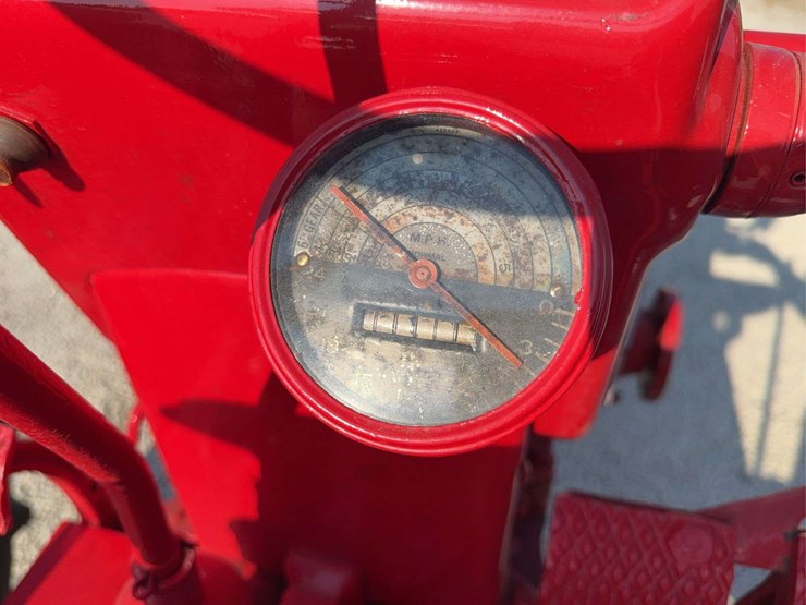farmall-350-image-35