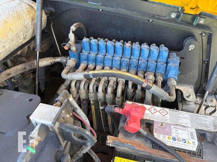 2019-jcb-85z-1-image-35