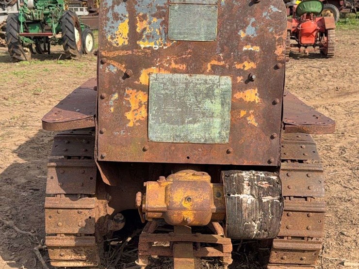 caterpillar-ten-image-4
