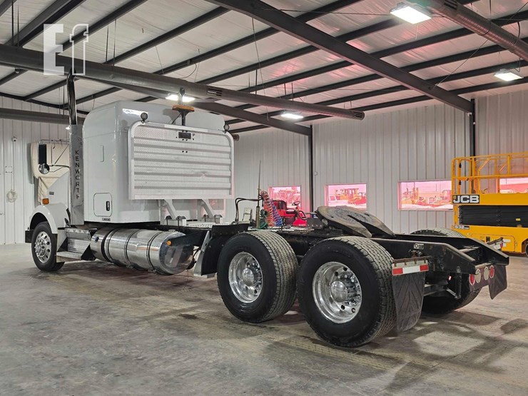 2012-kenworth-t800-image-4
