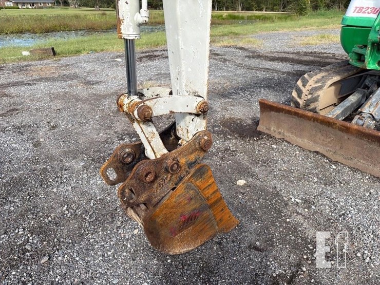 2018-takeuchi-tb230-image-24