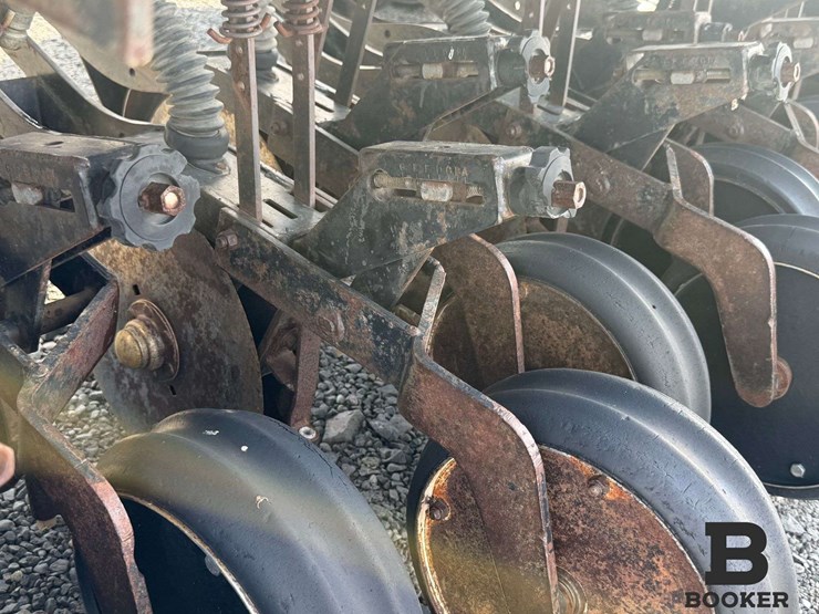 great-plains-solid-stand-grain-drill-image-12