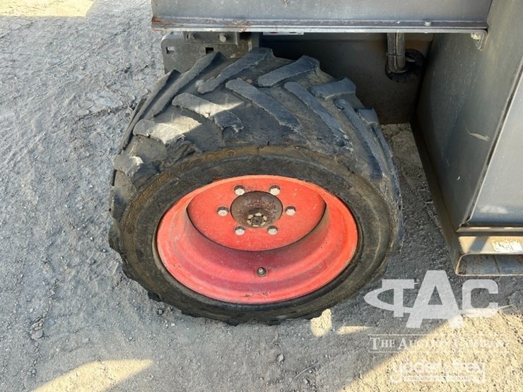 2016-skyjack-sj6826rt-image-6
