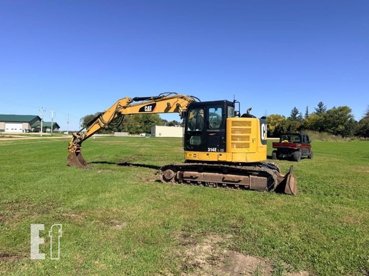 2015-caterpillar-314e-lcr-image-2
