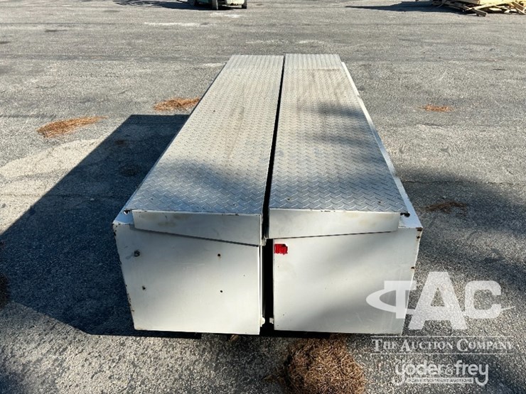 approx.-(2)-truck-bed-mounted-tool-boxes-image-4