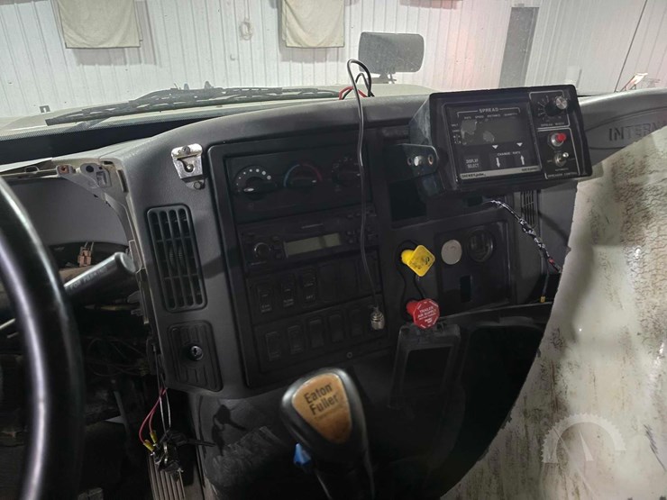 2005-international-workstar-7400-image-13