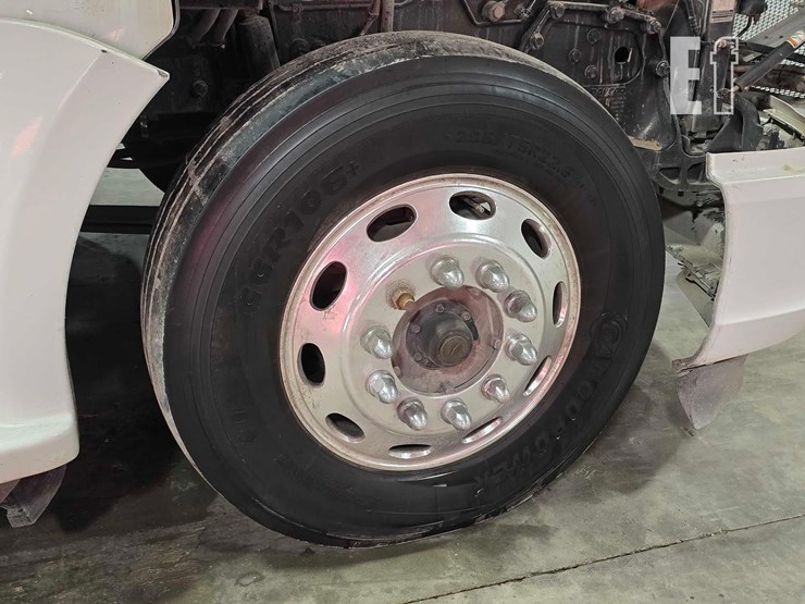 2020-kenworth-t680-image-27