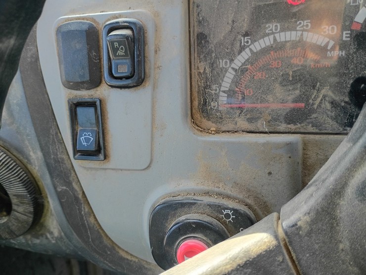 2013-kubota-rtv1100-image-36