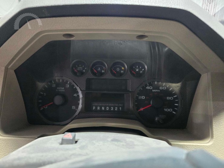 2010-ford-f550-image-12