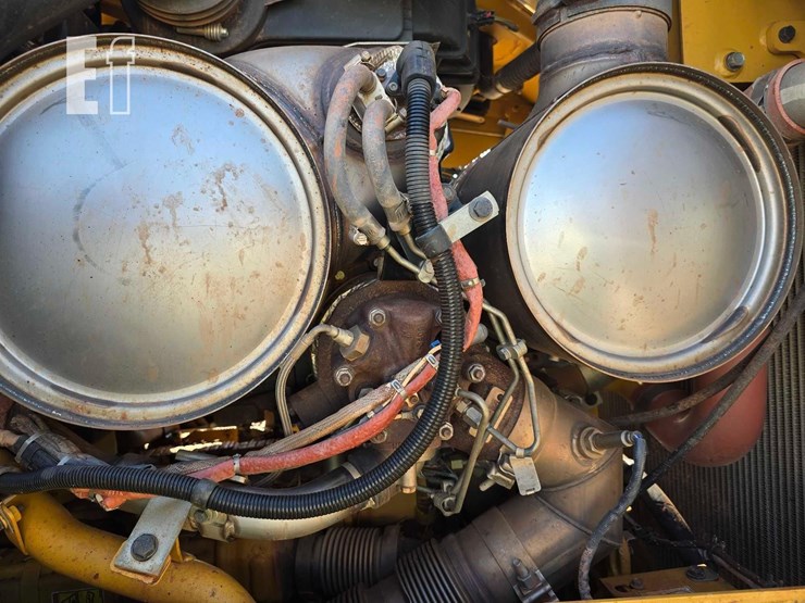 2016-caterpillar-d6t-xl-image-42